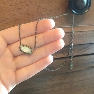 Kendra Scott necklace